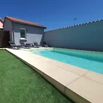 Maison Individuelle Avec Sa Piscine Et Son Jacuzzi Prives