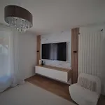 Maison Individuelle Avec Sa Piscine Et Son Jacuzzi Prives Villa *